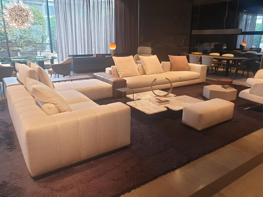 Contract furniture from Minotti - a modern, stylish hotel lounge